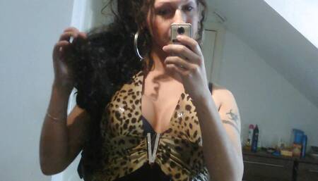 Nikkimontero - London tgirl mirror fun with a good lipstick