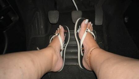 Juliette_RJ Pedal Pumping Driving Barefoot - PEDAL PUMPING - JOI - FRENCH TIPS POLISH - BBW LEGS - DIRTY LANGUAGE - REVVIG - CUM COUNTDOWN - PUMP HARD - JOI