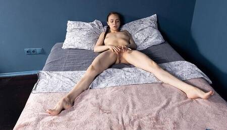 Nice masturbation with a long-legged brunette Mia Grandy
