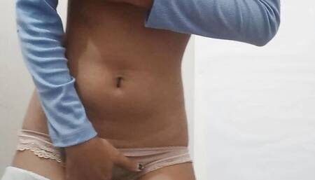 Student Fingers Her Pussy with Large Pussy Lips until she Cums