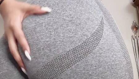 Huge Booty in skintight Yoga shorts