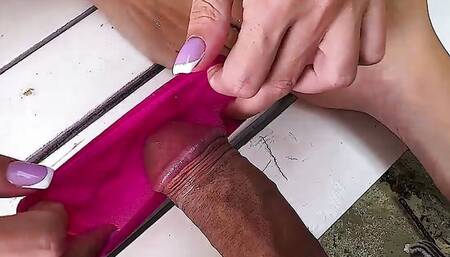 REAL PUBLIC: Girl kindly asked me on the construction to let her made selfie for the blow job. I asked also sock job