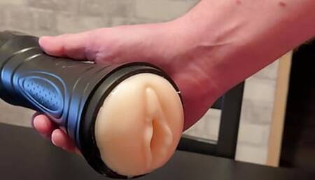 Massive cumshot with fleshlight