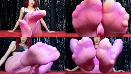 My shiny feet mesmerize you