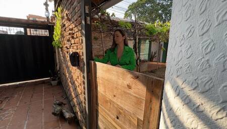 Karlota drives the car after changing the exhaust pipe