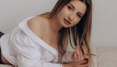 Date Her in Real Life. Not a Joke, 100%. Fact. She Is Looking for a Sex-partner. You Can Meet Her