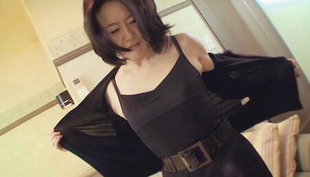 Sexy MILF Junko Sakasita Gets Creampie and Cumshot