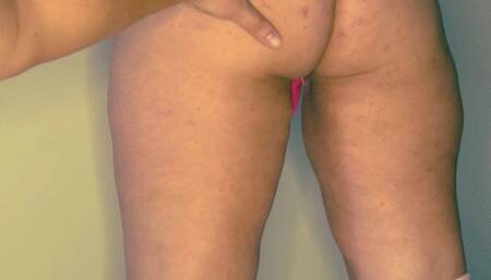 please slapping my ass hard to make it snap loudly