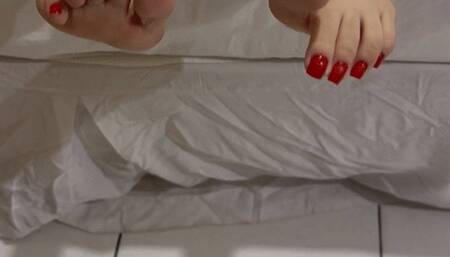 FOOTJOB IN BIG BLACK DICK RED NAILS