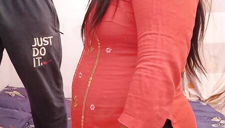 wifi repair man fucked chubby bhabhi at her home