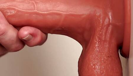 Fucking my new Dildo