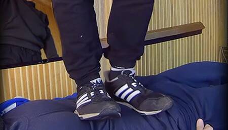 Rocky Adi sneakers trampling