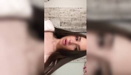 BIG BOOB TEEN DOES NAKED