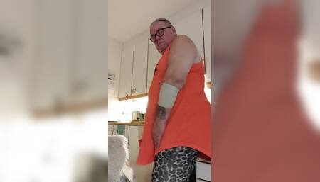 Gangstazz strips In the kitchen