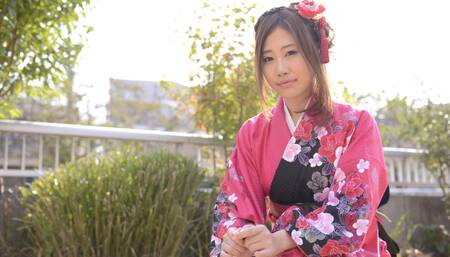 Japanese hottie decides to embrace her inner traditional slut