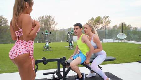 Working out by the pool by sucking and having anal sex