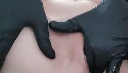 gaping fully creamed pusy with gloves