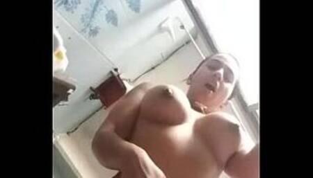 My lover masturbates and sends it to me on whatsapp