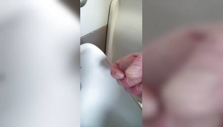 Toilet public