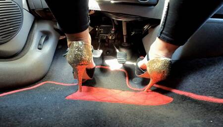 Laetitia first time driving for us - Floor POV