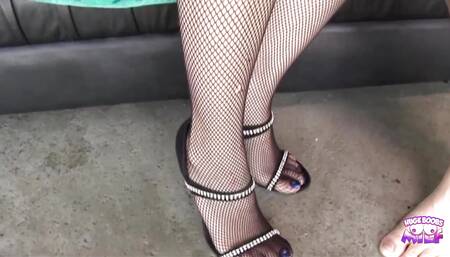 A smoking hot brunette model poses for photos and gets pummeled by the photographer