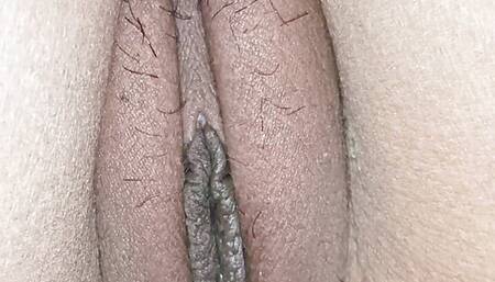 Aishwarya fingering her pussy thursty for sex