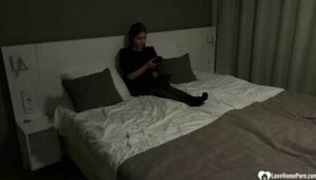 Two beauties get a big raging donger