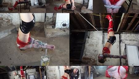 Petite neighbor girl hung and stretched in an inverted suspension (MP4 SD 3500kbps)