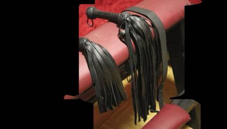 Angela : Masturbation on a big dildo in the shower