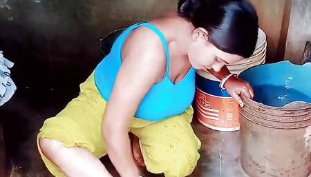 ????????BIG BOOBS BHABHI IN BATHROOM NIPPLES TIGHT PUSSY