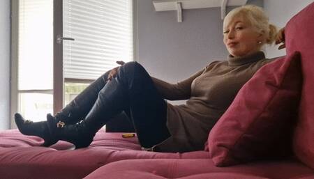 Zünde dir jetzt mit mir eine Zigarette an ! Sonst werde ich wütend ! German Video