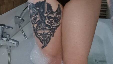 Smoking queen take a bath and clean her body with feets