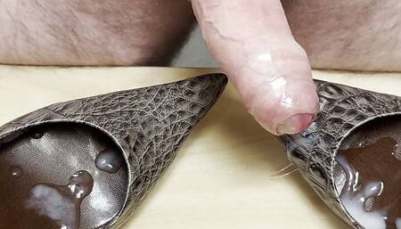 Horny cock game with cumshot on the high-heeled shoes made of brown snakeskin that were sent to me by a user