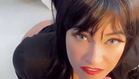 Halloween Sexy Elvira JOI