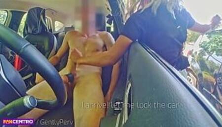 DICK FLASH CAR: the nasty girl likes my cock and give me a quick handjob