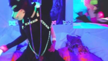 @SexyNeonKitty Femdom Pegging anal fucking puppy play ass live sex show on Chaturbate