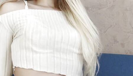 Vends-ta-culotte - A young and pretty French dominatrix offers you a formal slut training