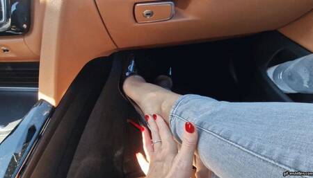 smelly sweaty nylon feet on the way home HD wmv 1920x1080