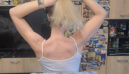 MAKING 3 DIFFERENT PONY TAILS