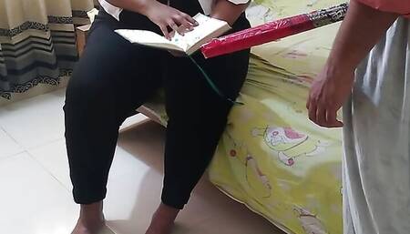 The female teacher was fucked by the student inside the room during the tutoring - Jabardast Chudai