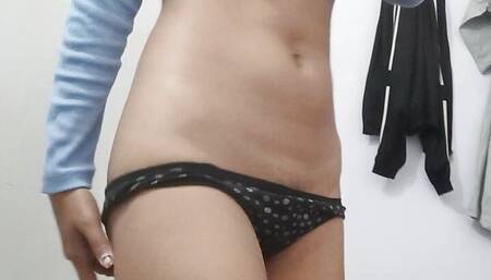 Hairy mature Vivi pleases her natural pussy