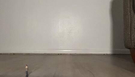 Glass Man - Giantess Lilith Taurean Traps Tiny