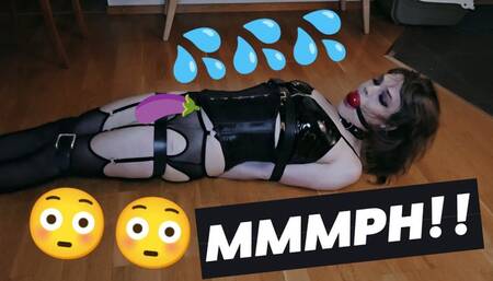 Tgirl Struggling and Cumming