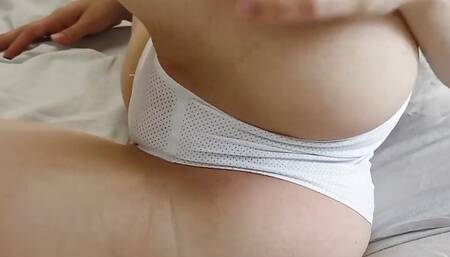 In this video, I'll show you how I masturbate my pussy, if you're interested, watch...