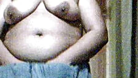 desi naughtybigee aunty on skype group call