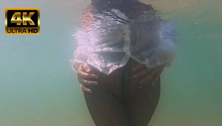 Shiny Cdr Pantyhose on the Beach Part 2