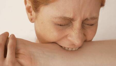 Stella ed Eve, mordere sempre! - Stella and Eve, always bite! (MOBILE VERSION WMV)