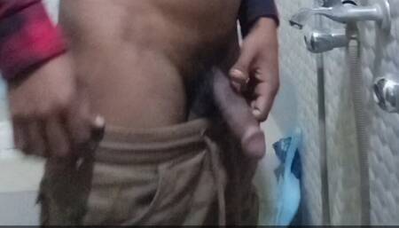 Boy master beson bathroom full xxx videos India bathroom sex