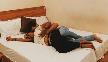 Indian Desi Hot Neighbor Bhabhi Good Relationship with Boy