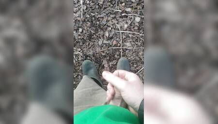 quick cum outdoors
